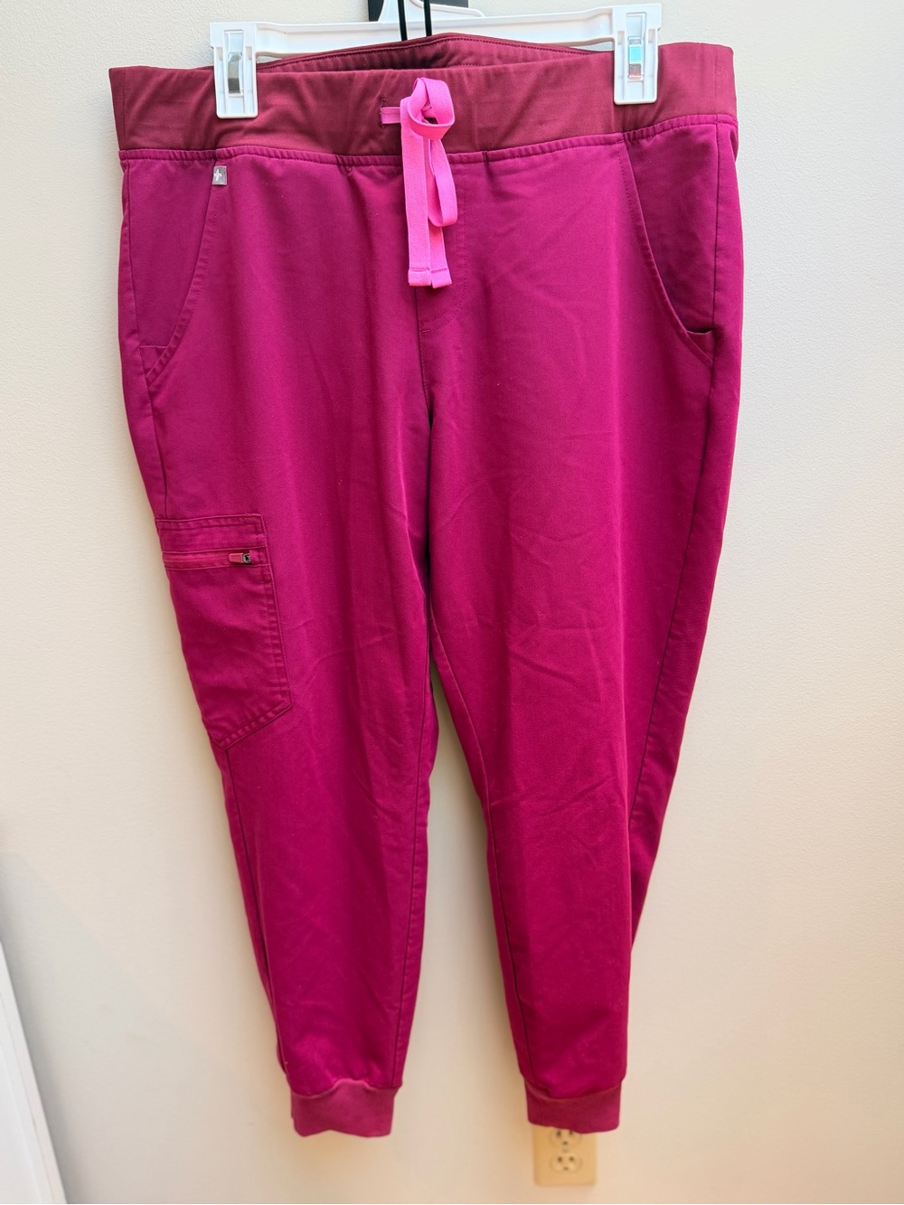 FIGS Zamora High Rise Jogger Scrub Pant PO2080 dark pink Large
